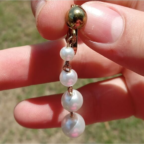 Faux pearl chain earrings - Picture 3 of 4
